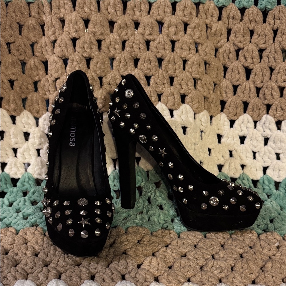 Black Studded Star Heels Platform 6in Stiletto Shoes Woman’s sz 7.5